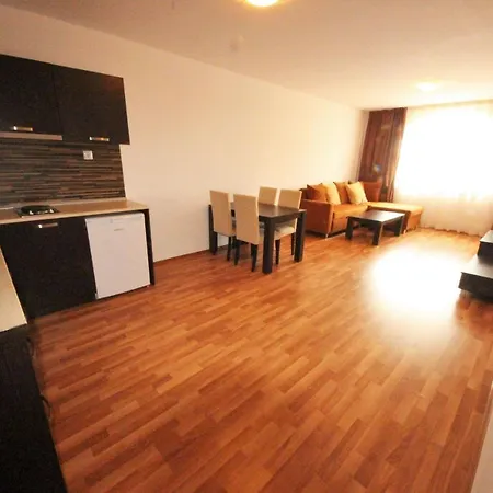 Menada Diamant Apartman Napospart